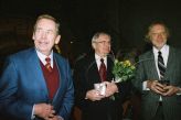 Prezident Václav Havel s Jiřím Suchým a Michalem Ajvazem